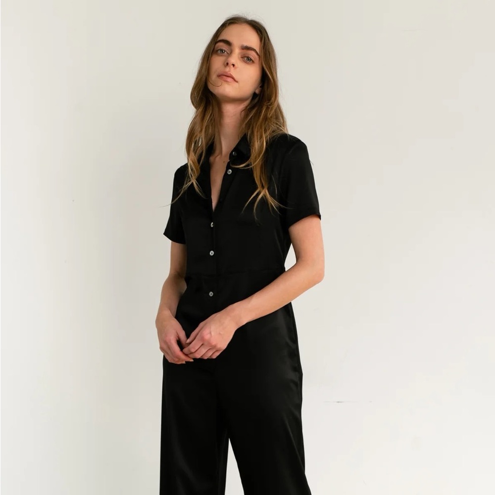 NWT Alumina Concept short sleeve wide leg black jumpsuit